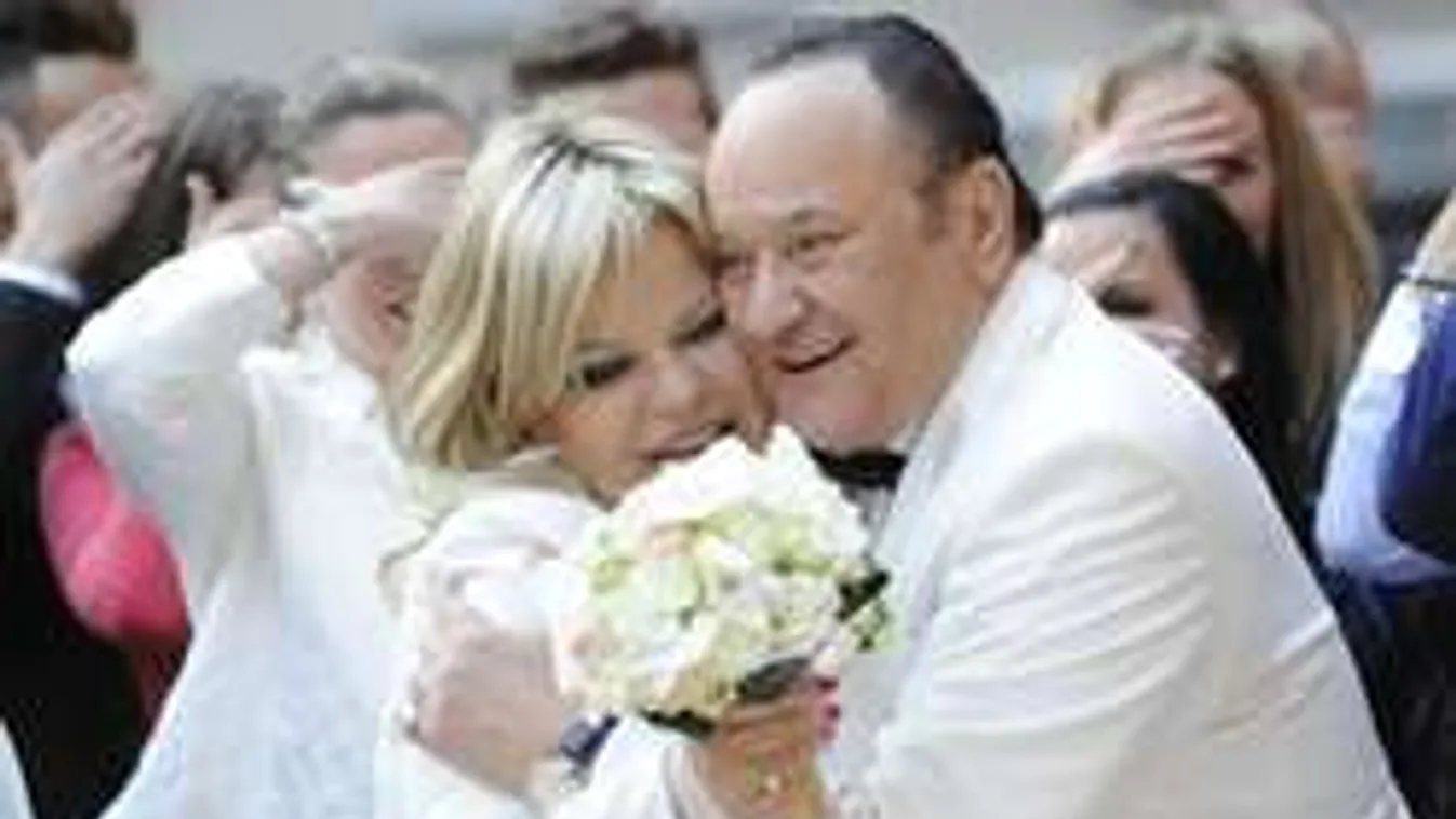 Megmutatta esküvői ruháját Balázs Klári