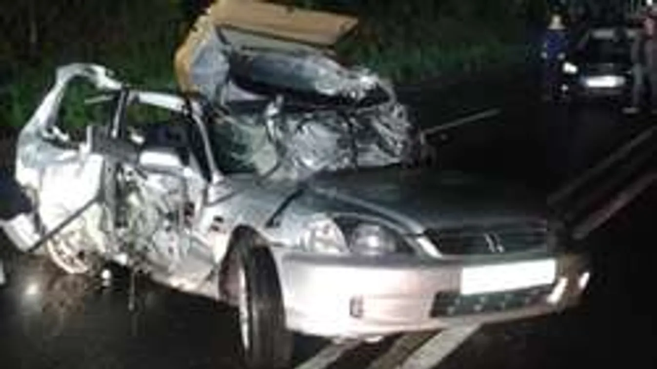 Felismerhetetlen roncsok maradtak csak a halálos pécsi baleset után