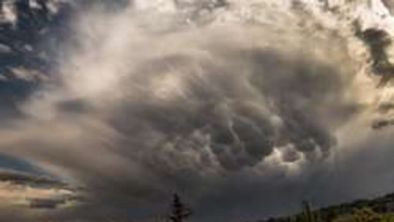 Bizarr mellfelhő jelent meg szombat délután Budapest felett