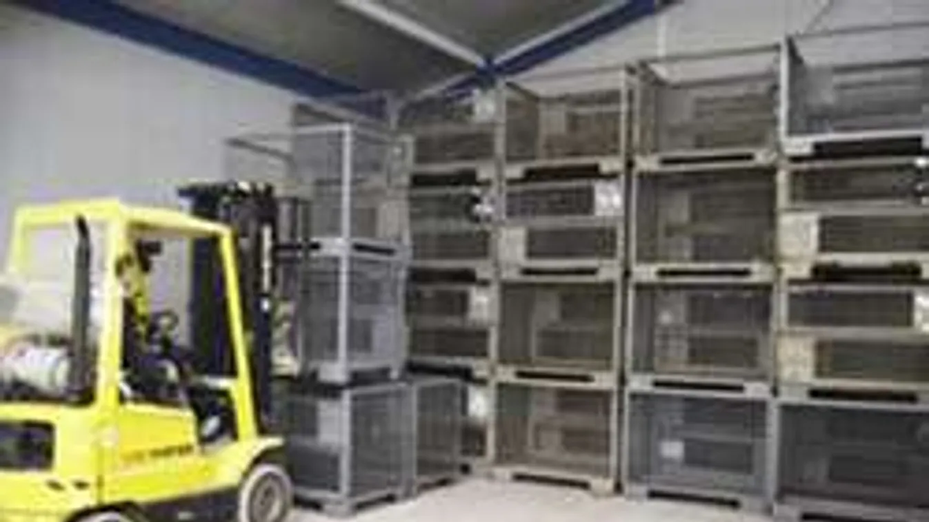 Durva munkahelyi baleset Tapolcán! 130 kiló zuhant a munkásra!