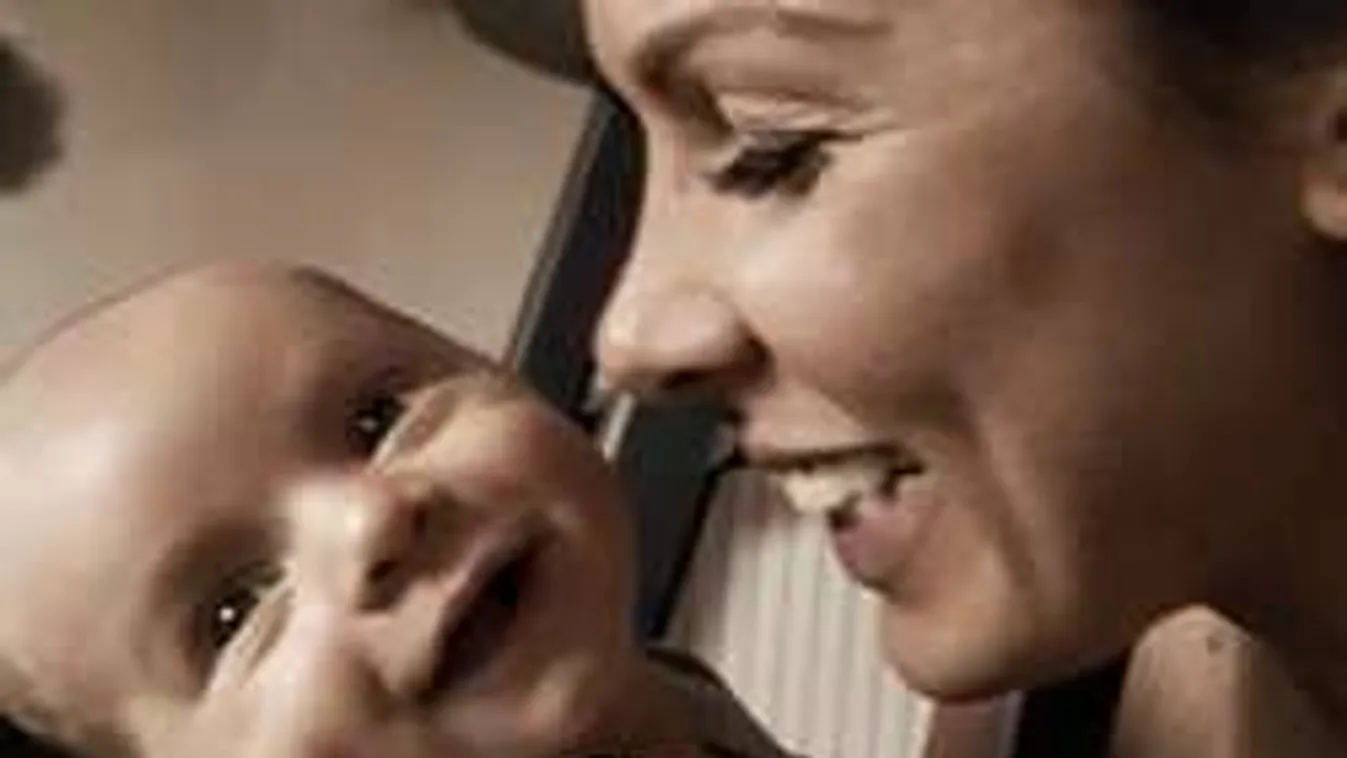 Cukiság, meg kell zabálni a rúdtáncos fiát - Fotó