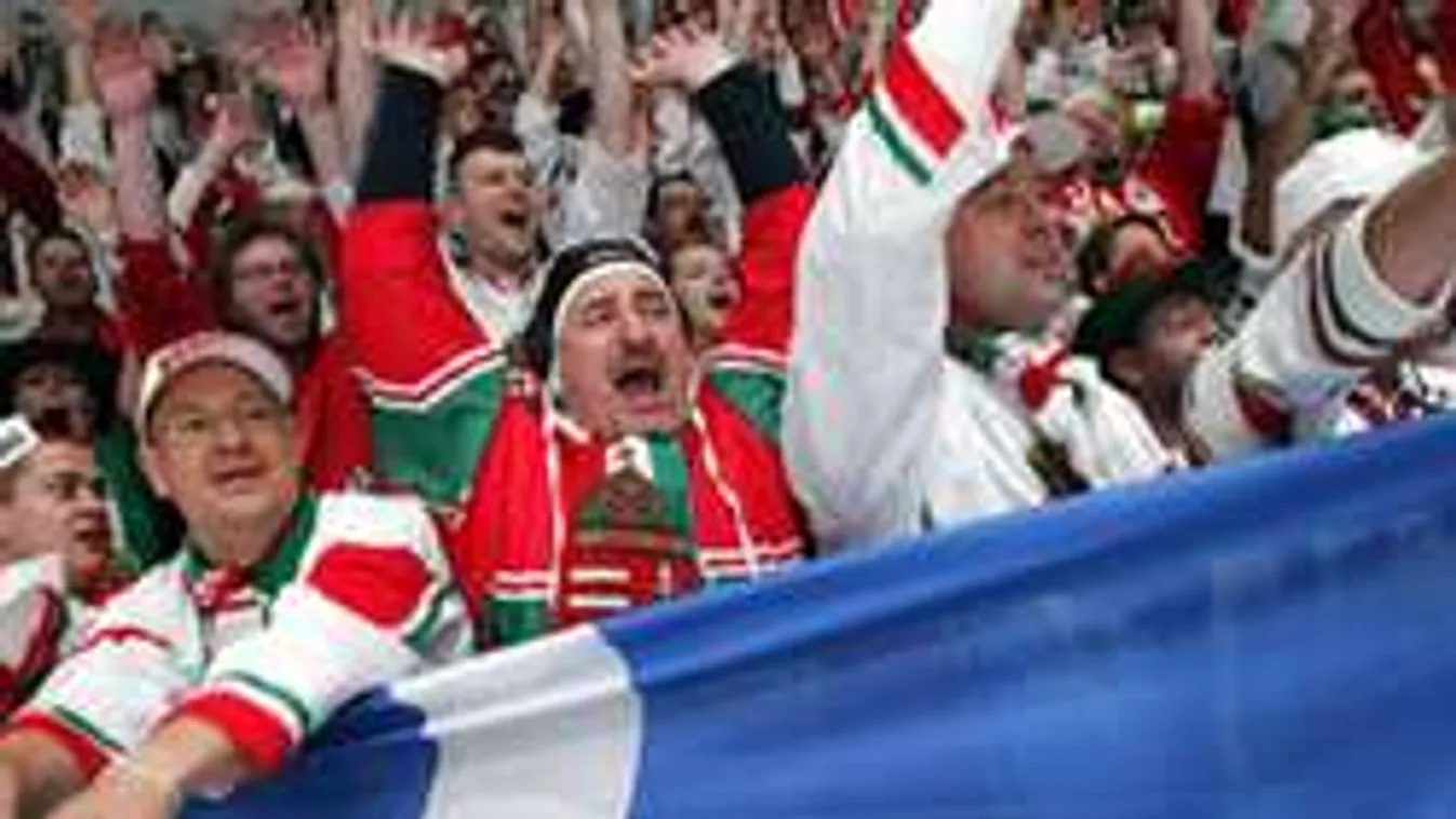 Megható: Együtt mulattak a hokisok és a szurkolók! - videó