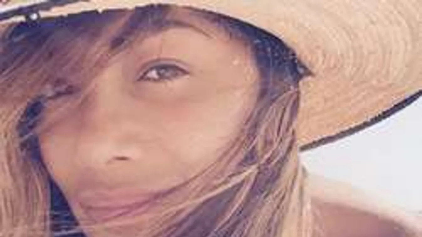 Bikiniben pózolt barátnőjével a világhírű énekesnő! A szerelmei sem akárkik