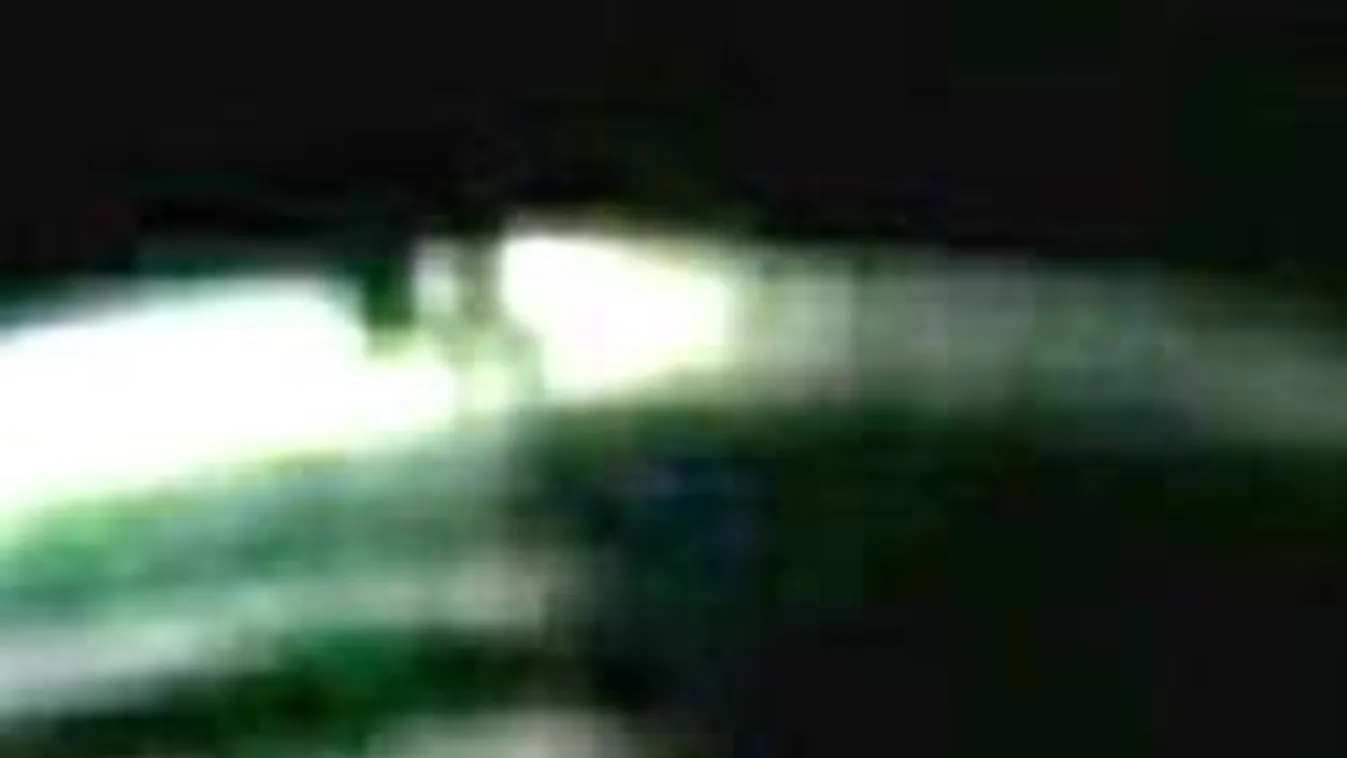 Elképesztő felvételek: Bevideóztak a repülő csészealj pilótafülkéjébe