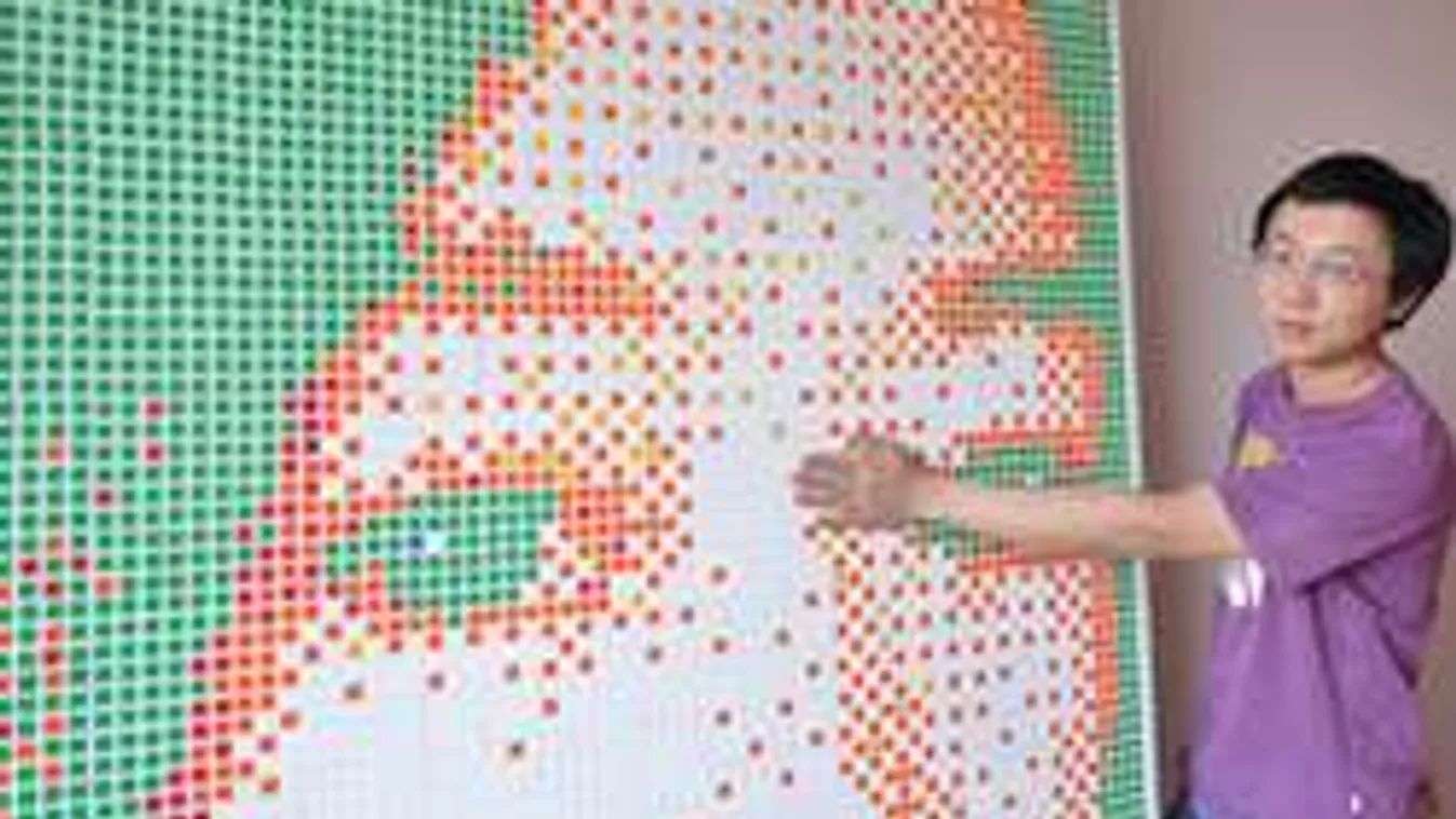 Minden nő összetenné a kezét ezért a fiúért, mégis dobták