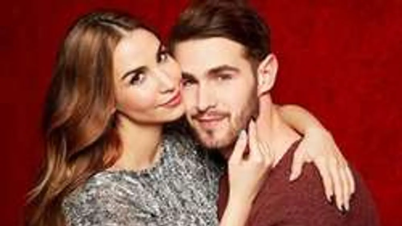 Mindenkit megőrjít a pucér focistabarátnő - Fotó