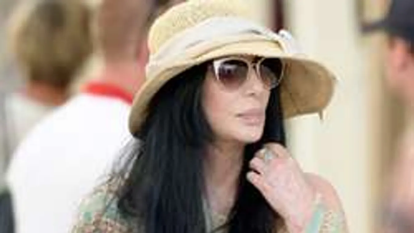 Közellenség lett a török robbantás miatt a legendás énekesnő