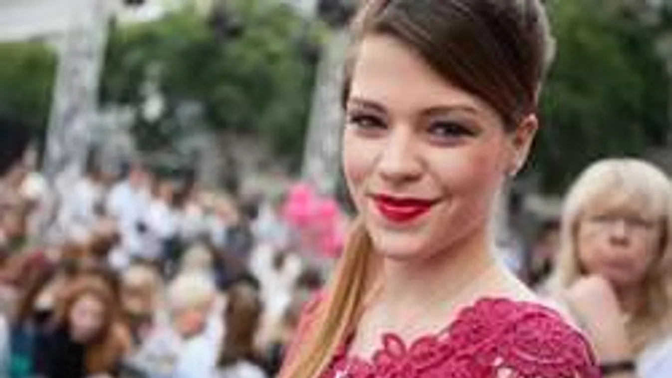 Mi történt? Félelmetesen lefogyott a magyar színésznő - paparazzi!