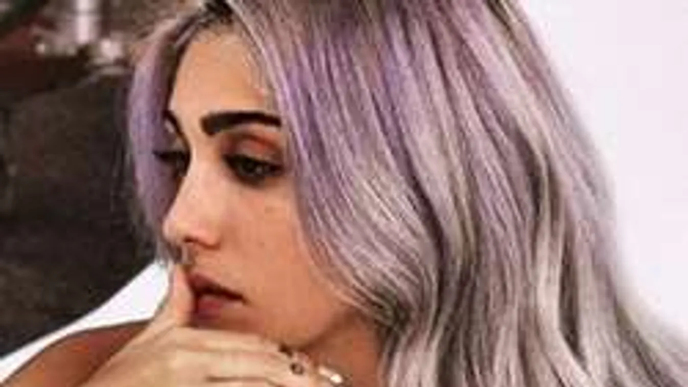 Melltartó nélkül mutogatta magát Madonna lánya - Fotó