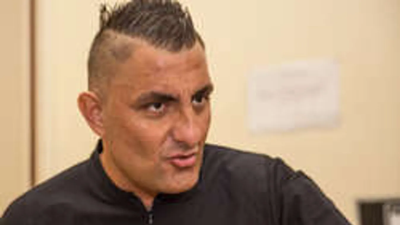 Győzike családját fenyegeti a haragosa