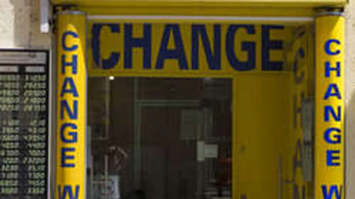 Bejön Soros jóslata, itt a fekete péntek, a britek kilépnek az EU-ból