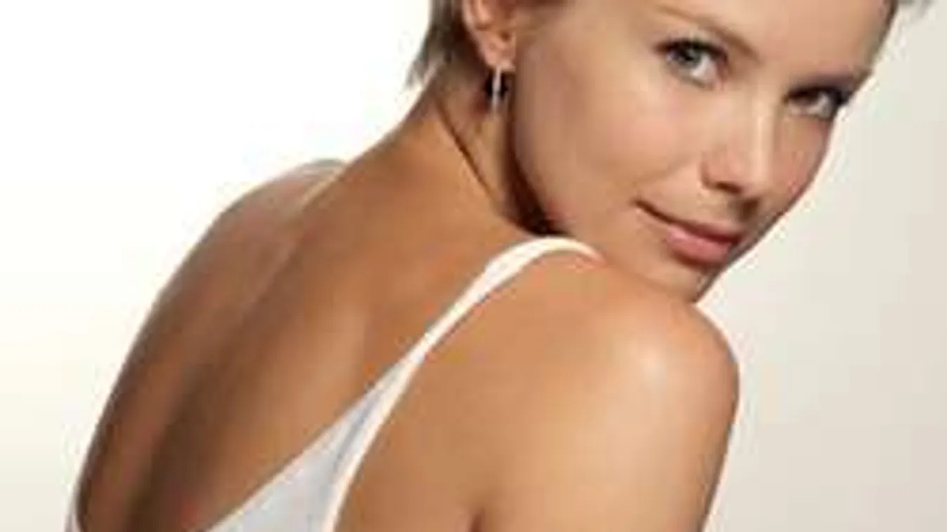 Durva fotó: Csúnyán leégett a gyönyörű magyar színésznő