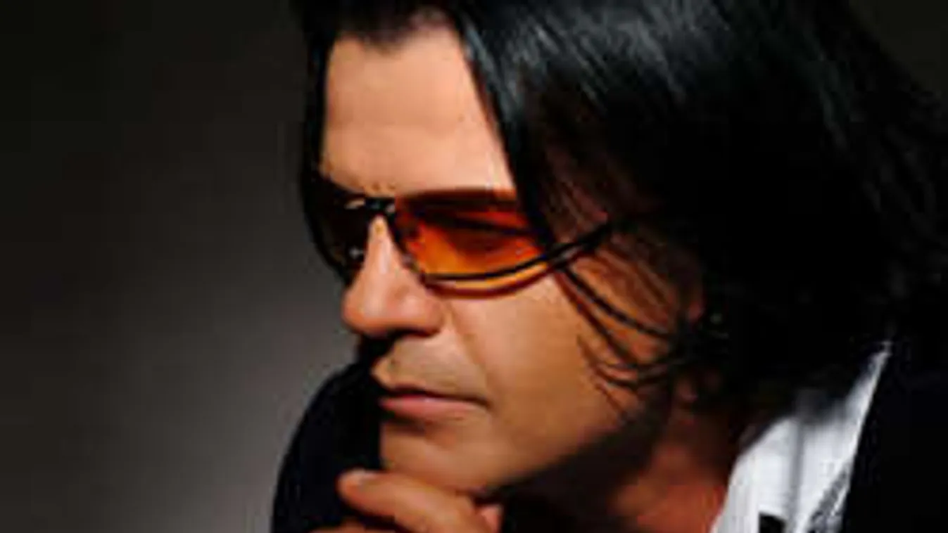 Megdöbbentő kijelentést tett a magyar énekes: 5 gyereket akar