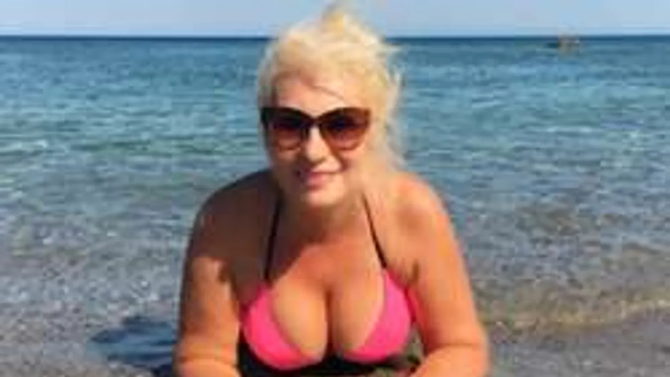 Szexéhes férfi nyomult a görög tengerparton a magyar celebre!