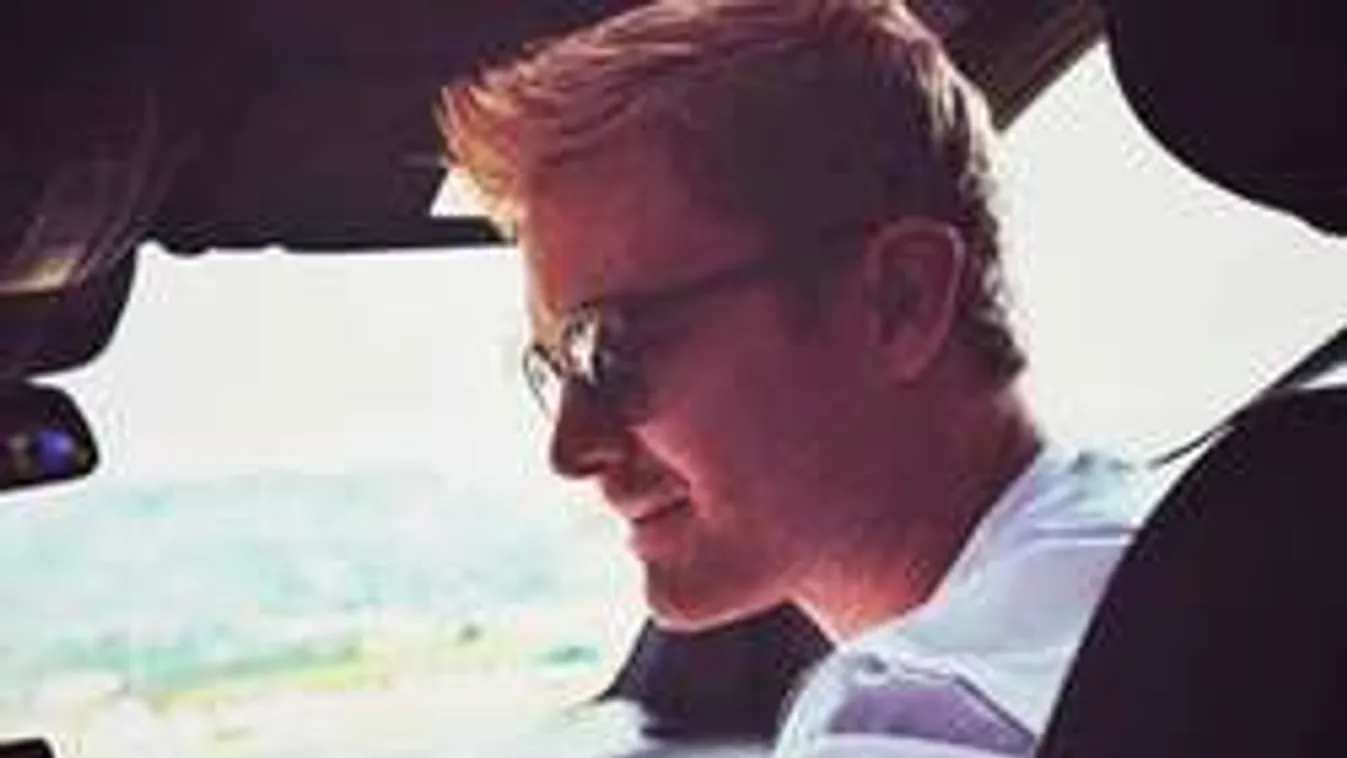 Nagyon ciki! Rosberg civil autóban átépítette Budapestet