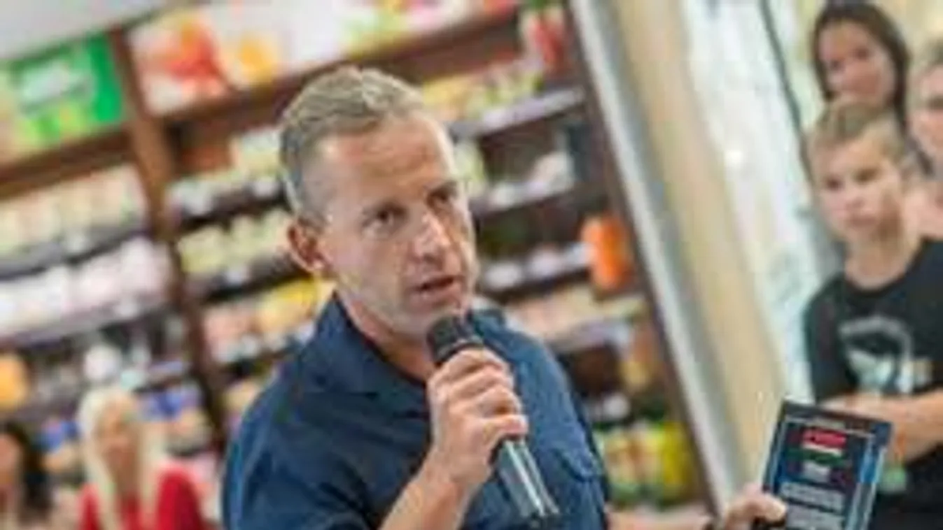 Egymilliót adott a beteg gyermekeknek Norbi