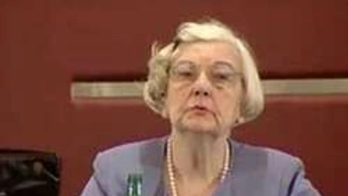 Gyász: Elhunyt az ország leghíresebb szexuálpszichológusa, Lux Elvira!