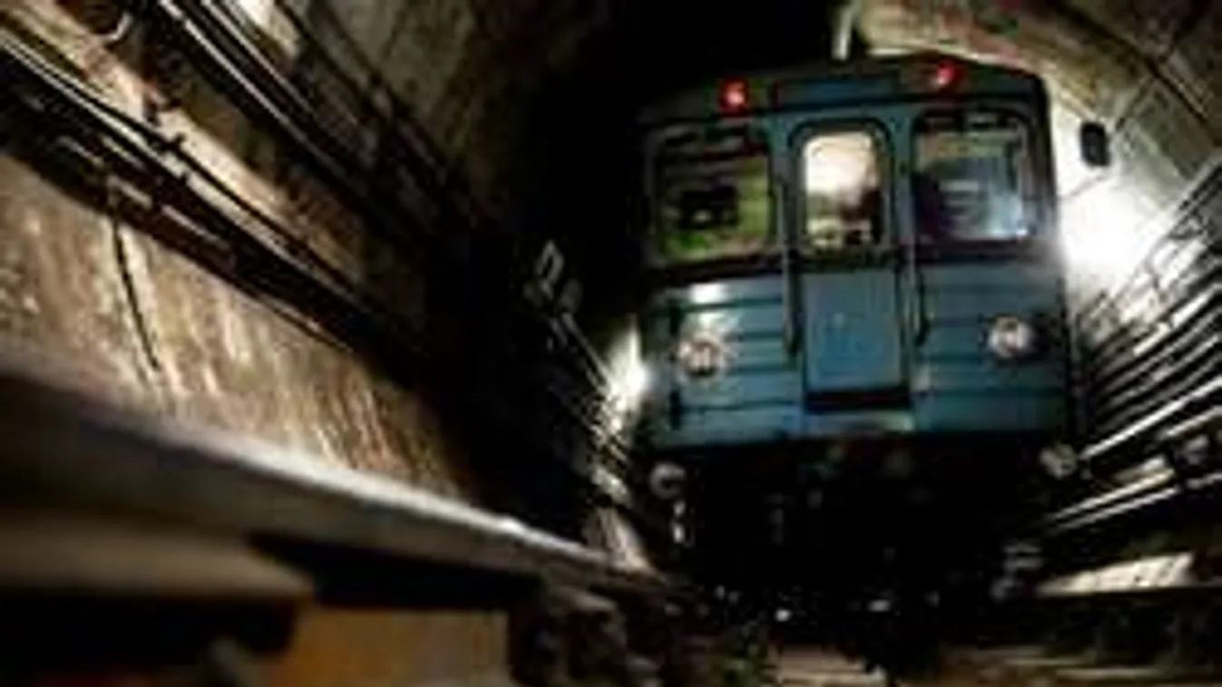 Totális káosz Budapesten: a második metróvonalat is leállították!
