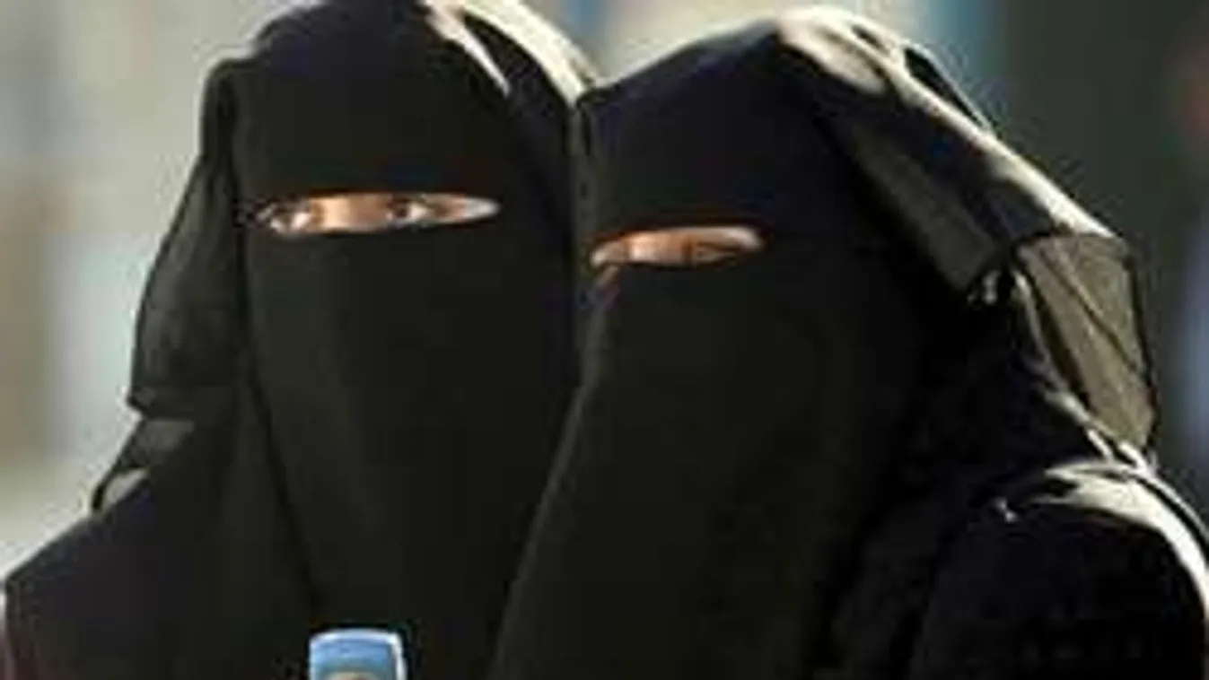 Eltakart arcú nők rabolják ki a magyar kozmetikusokat!