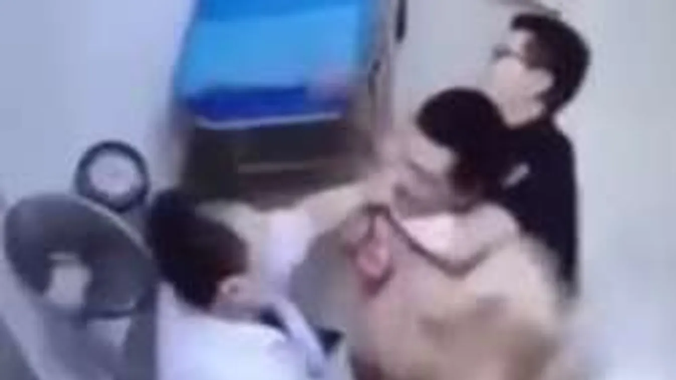 Verekedés tört ki az orvos és a részeg beteg között! - videó