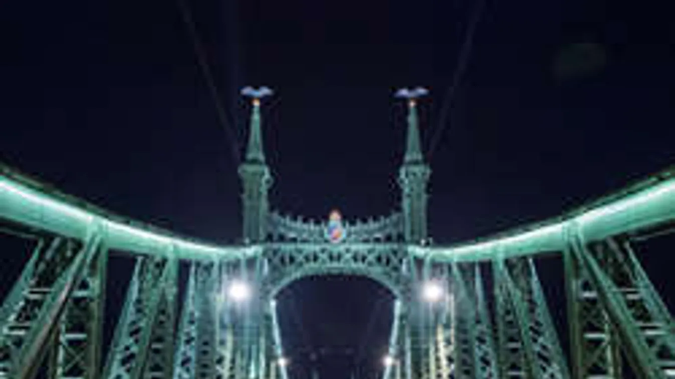 Bizarr égi jelenséget figyeltek meg éjszaka Budapest fölött