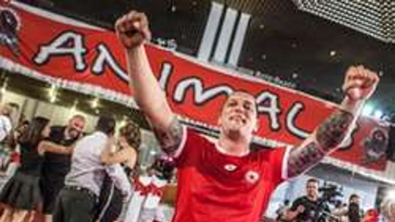 Micsoda esküvő! Huligánok mindenütt, pisztoly a menyasszonynál