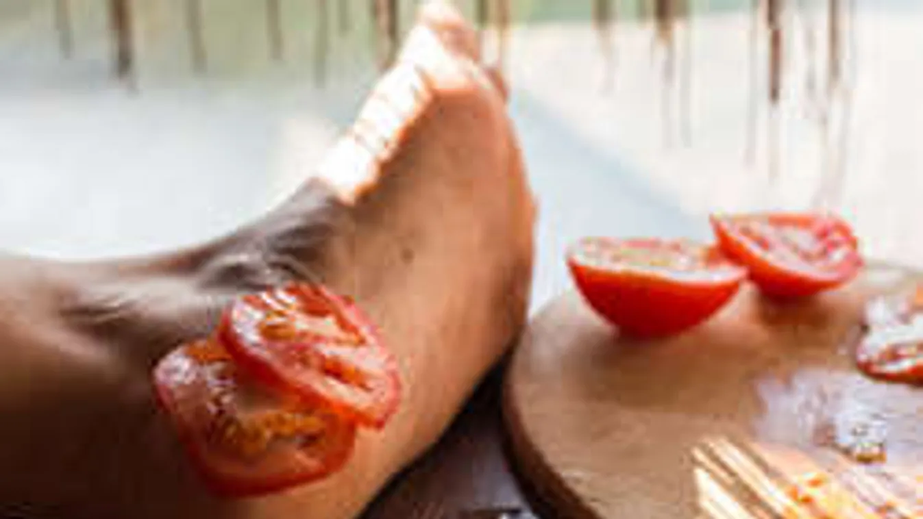 Ezért tegyél paradicsomot a talpadra nyáron