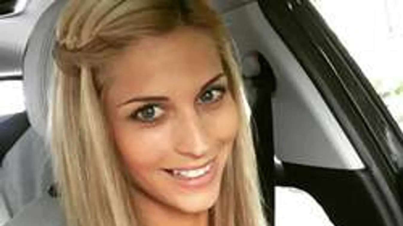 Hoppá: teljesen meztelenül heverészik az ágyon a TV2 sztárja! - Fotó