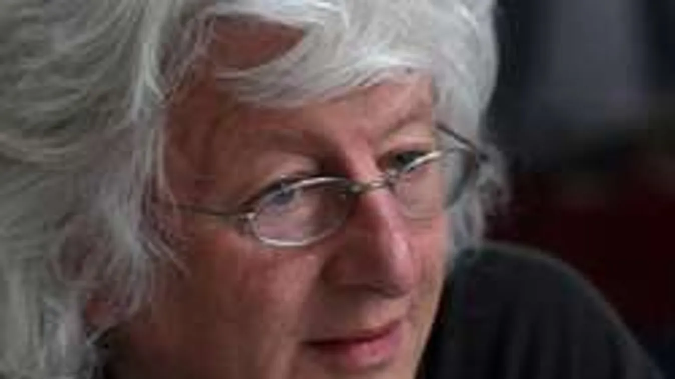 Gyász: Elhunyt Esterházy Péter