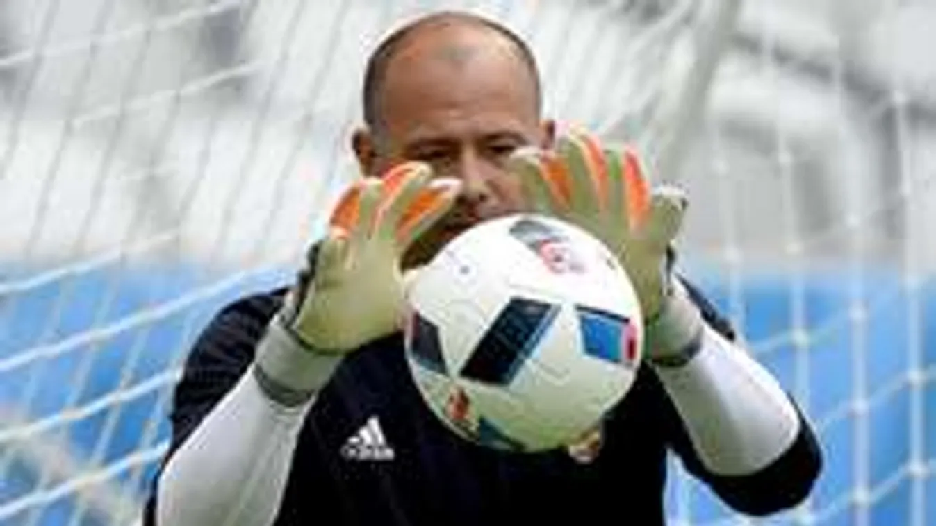 Király Gábor furcsa díja, ilyet még sosem kapott