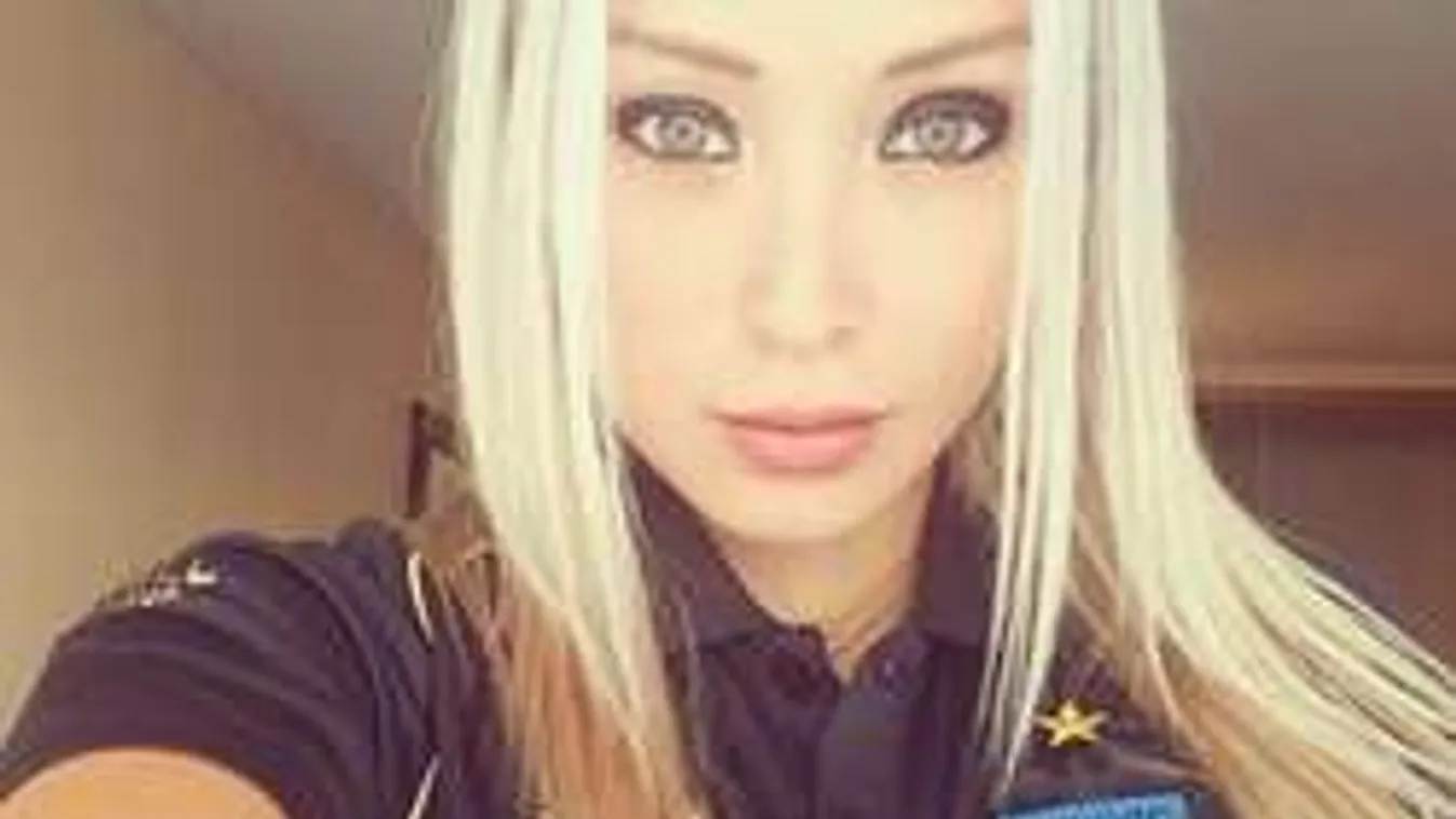 Hiába is takargatná óriási melleit a dögös focibíró csaj - Fotók