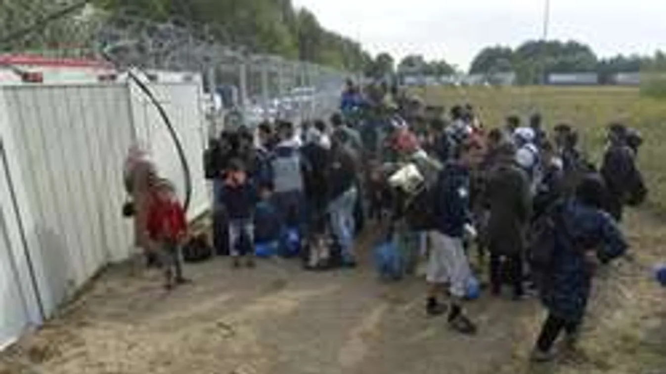 Visszafordulnak a migránsok a déli határon! Különös dolog történik