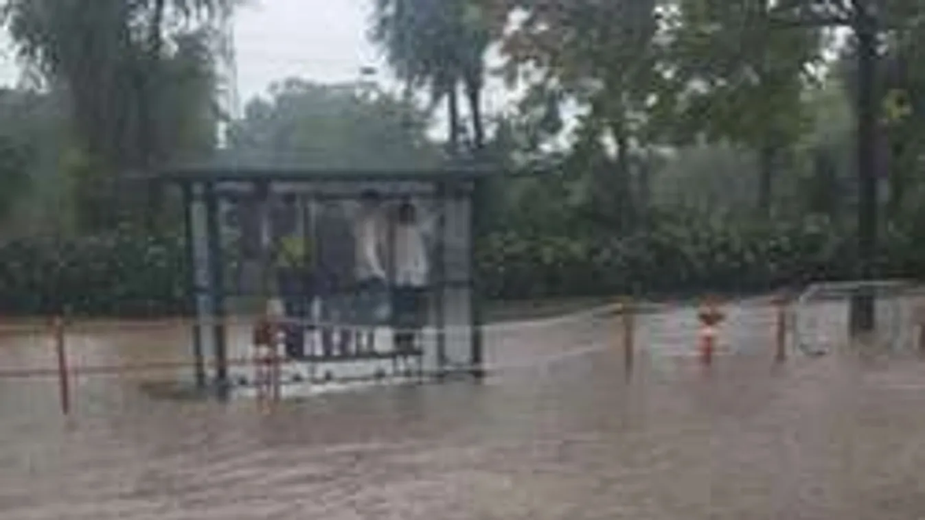 Kaposvár belefullad a víztömegbe: durva fotó!