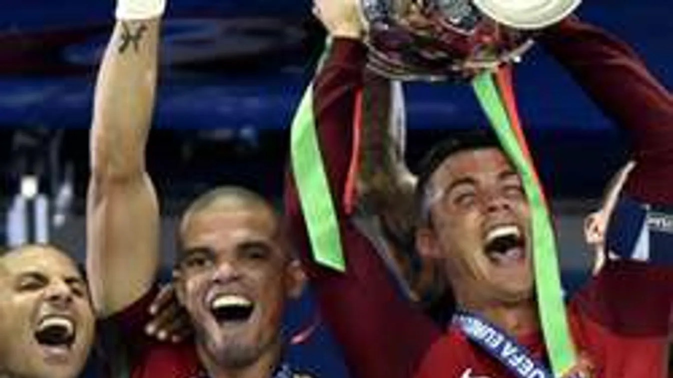 Ezt tette sérülése után a kispadon C. Ronaldo