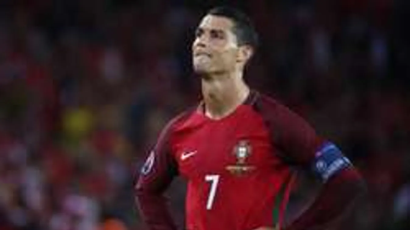 Borostás pasi harapdálta C. Ronaldo fülét - Videó