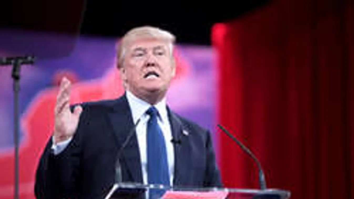 Így mentették meg kínos helyzetéből Donald Trumpot!