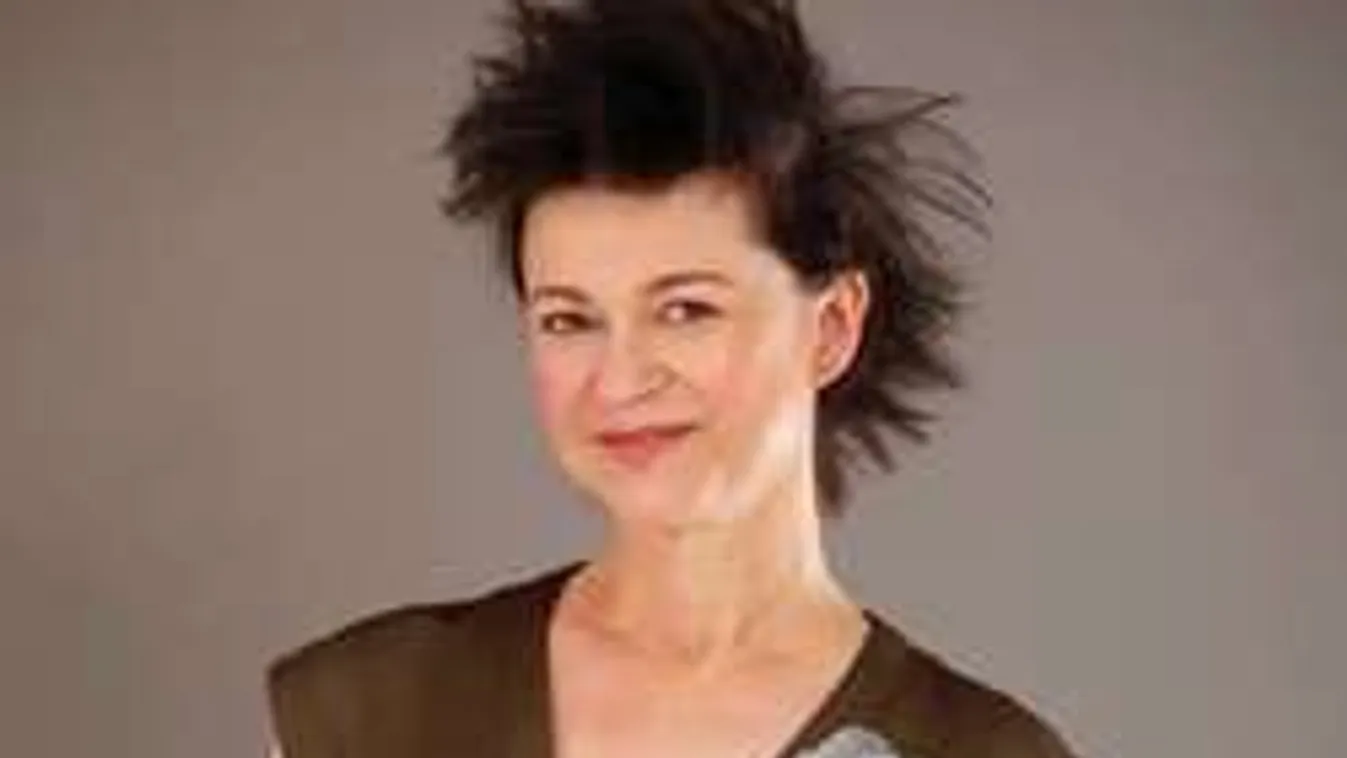 Ismét belebukott a hitelbe: árulja házát Görbe Nóra