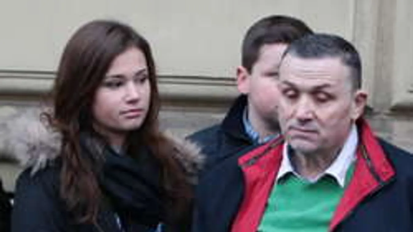 Dögös bikinis kép készült Lajcsi lányáról - Fotó