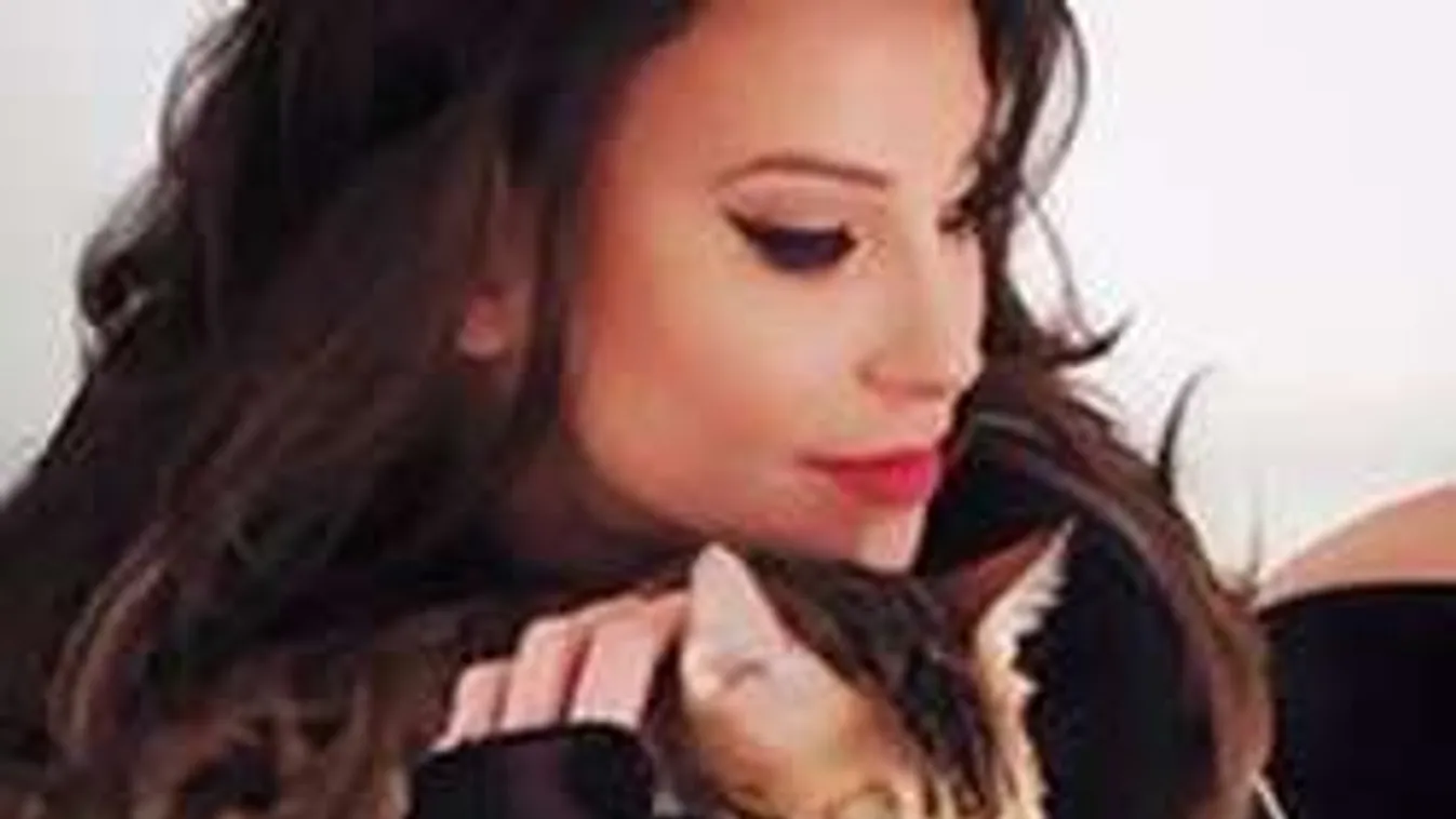 Ezért jó Vajna Timi kutyájának lenni!