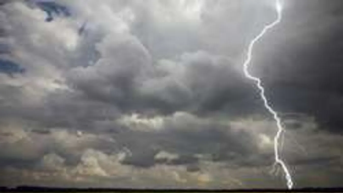 Óriási felhőszakadás közelít hazánk felé! Itt csap le először!