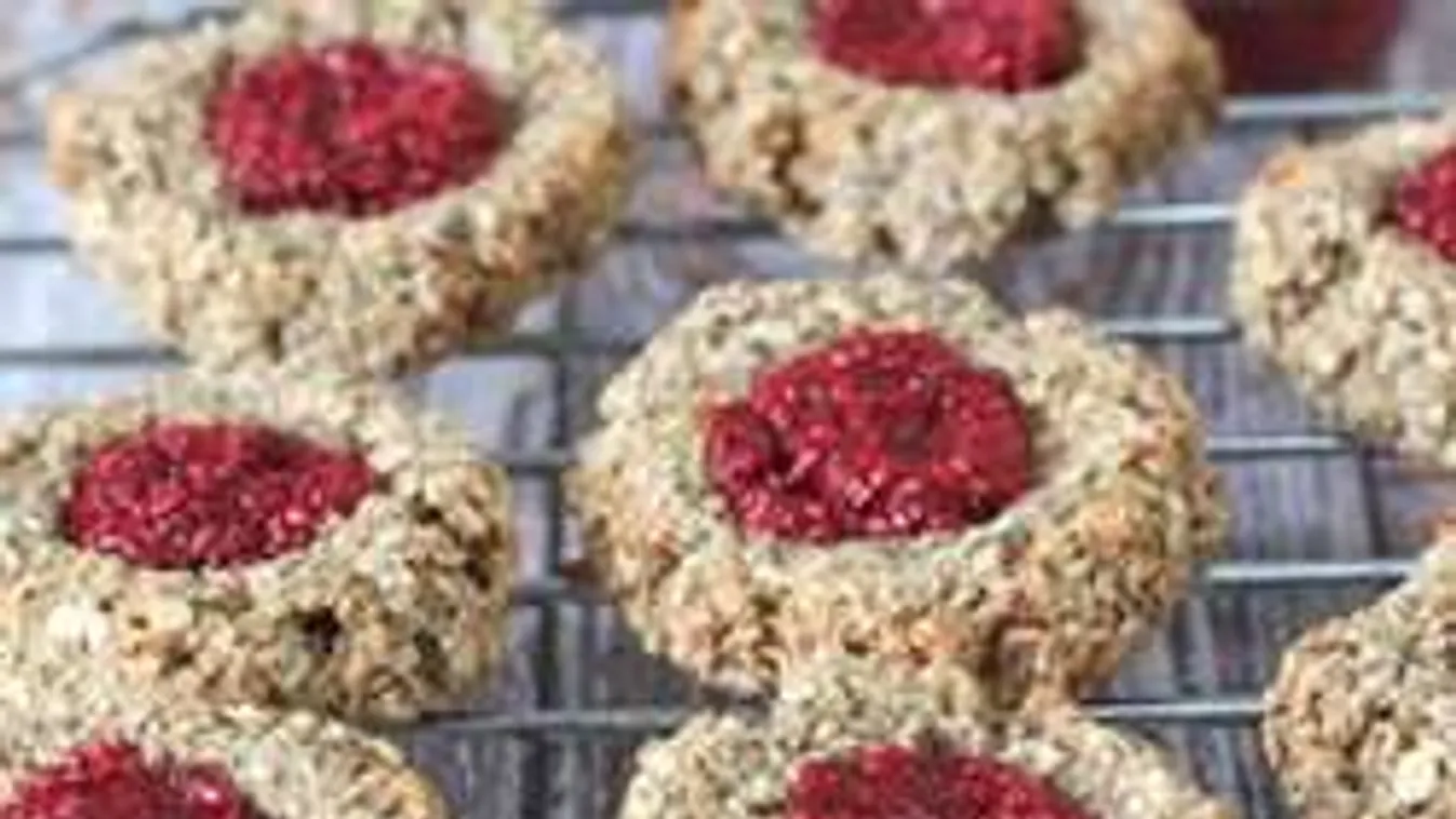 Kezdd a reggelt karcsúsító finomsággal: Málnás-chiamagos keksz!