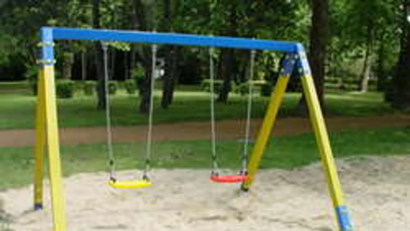 Játszótéren támadta le a kisfiút a miskolci késes rabló