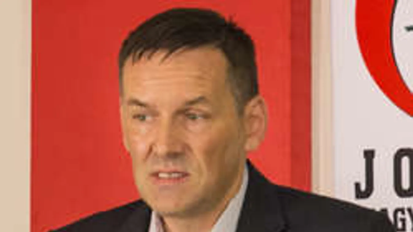 Megalázta feleségét a Jobbik frakcióvezetője. Az asszony összeomlott...