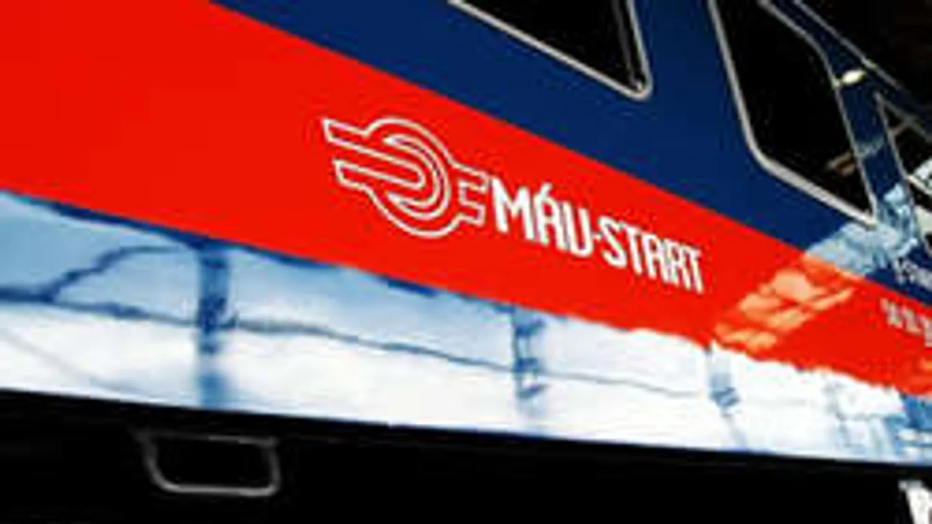 Áll a vasúti forgalom! Meghalt a vonat által elsodort traktor vezetője