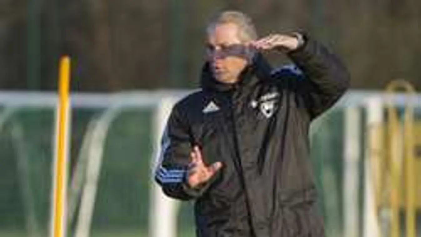 Átalakul a keret: Storck öt új helyre is címzett meghívót