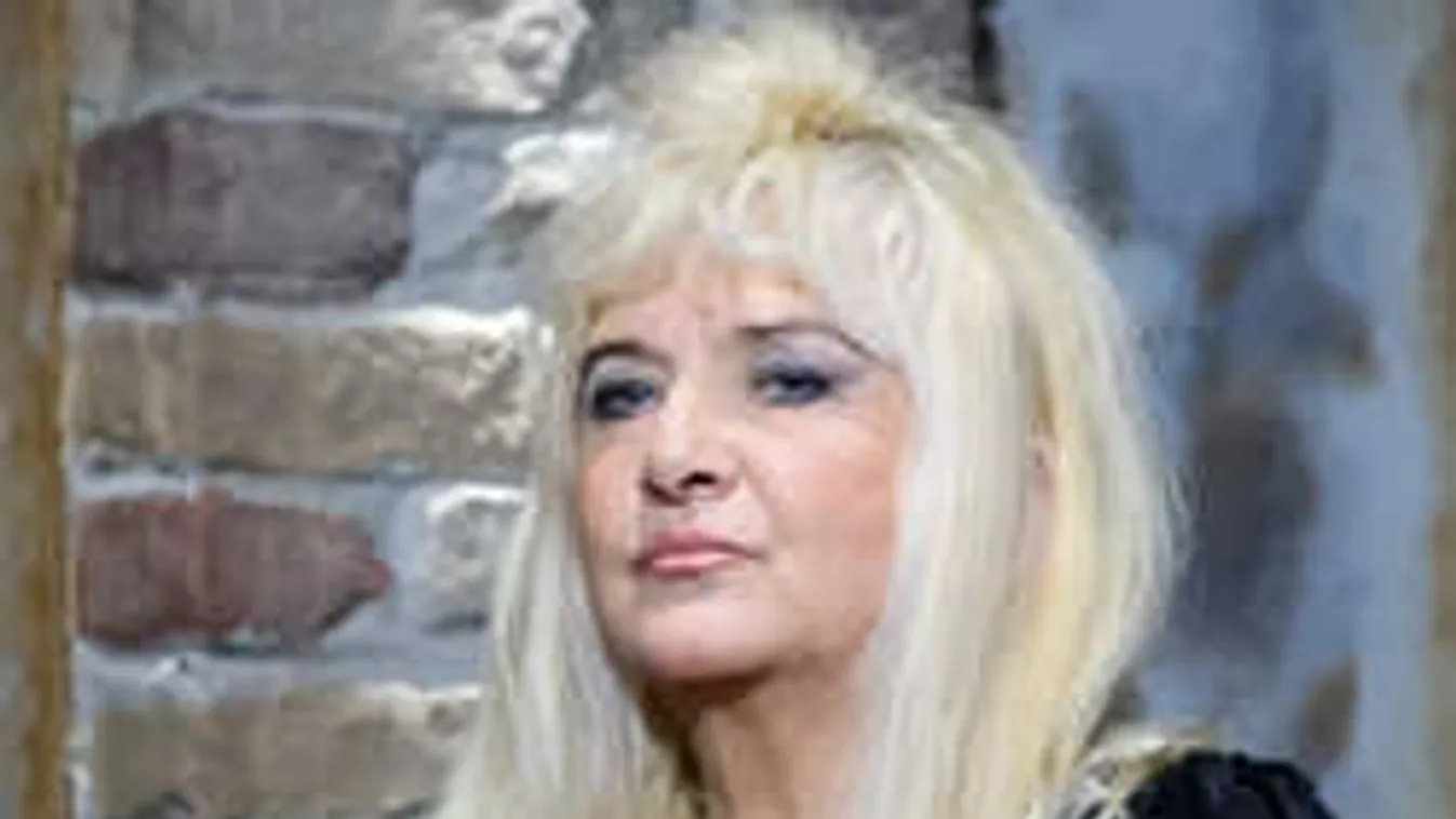 Dúl a családi háború: Ezért nem beszél egymással Karda Bea és exférje!