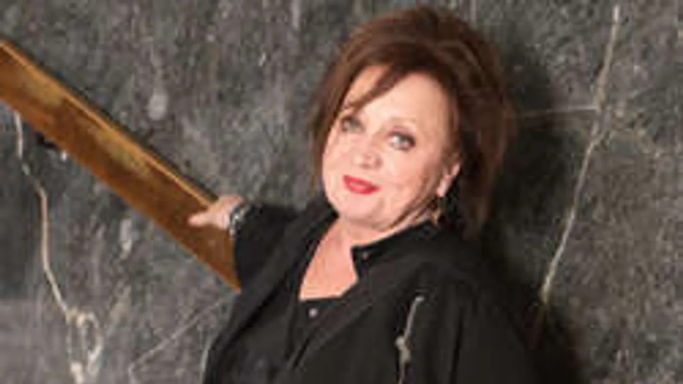 Dráma a színfalak mögött! Mi történt Csákányi Eszterrel?