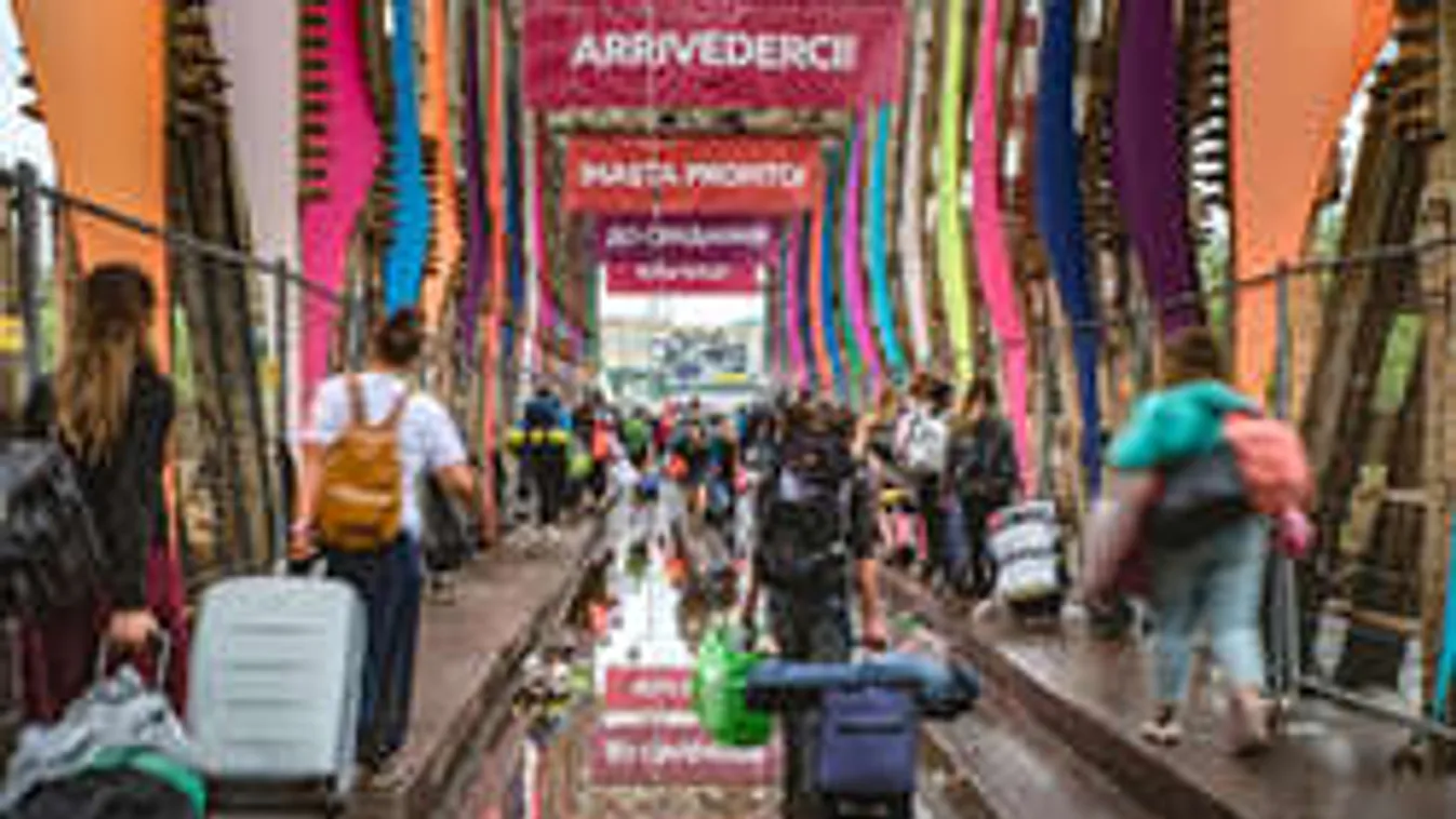 Több teherautónyi sátor maradt a Szigeten a buli után