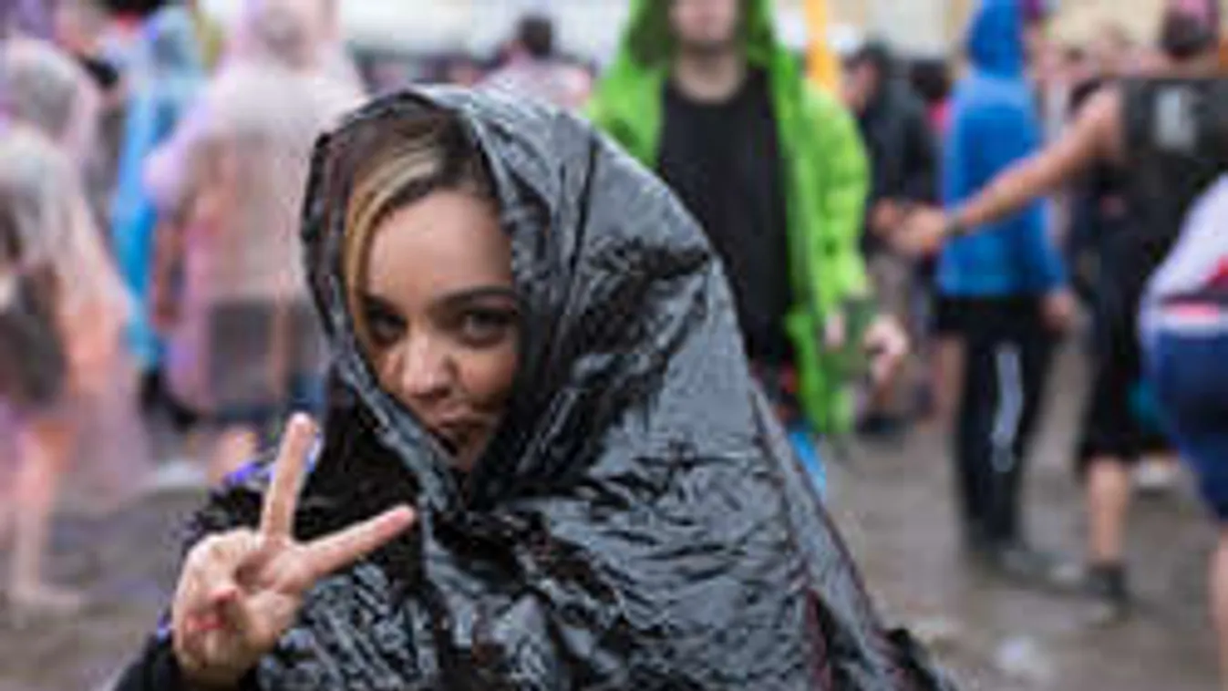 Elképesztő fotók: Õrült buli a sártengerré vált Szigeten!