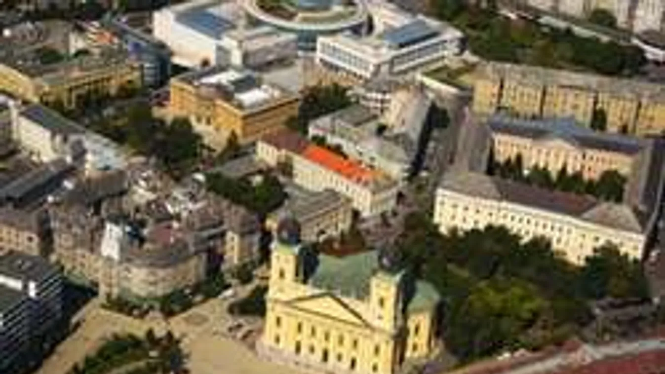 Megrázó: Így zúzta szét az étterem tetejét a debreceni öngyilkos!